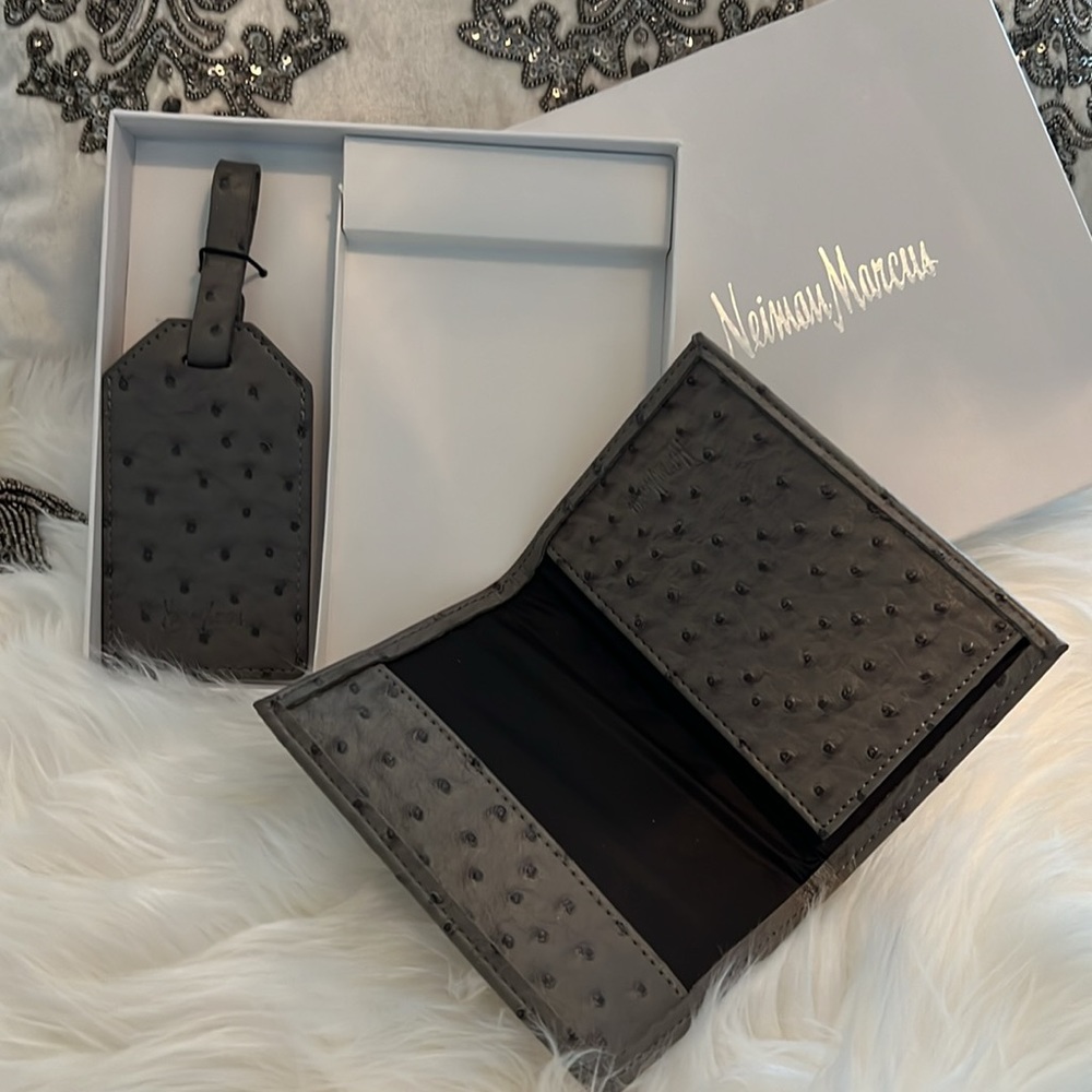 🧳✈️🌺LUGGAGE TAG & PASSPORT HOLDER SET💕 - Picture 3 of 7